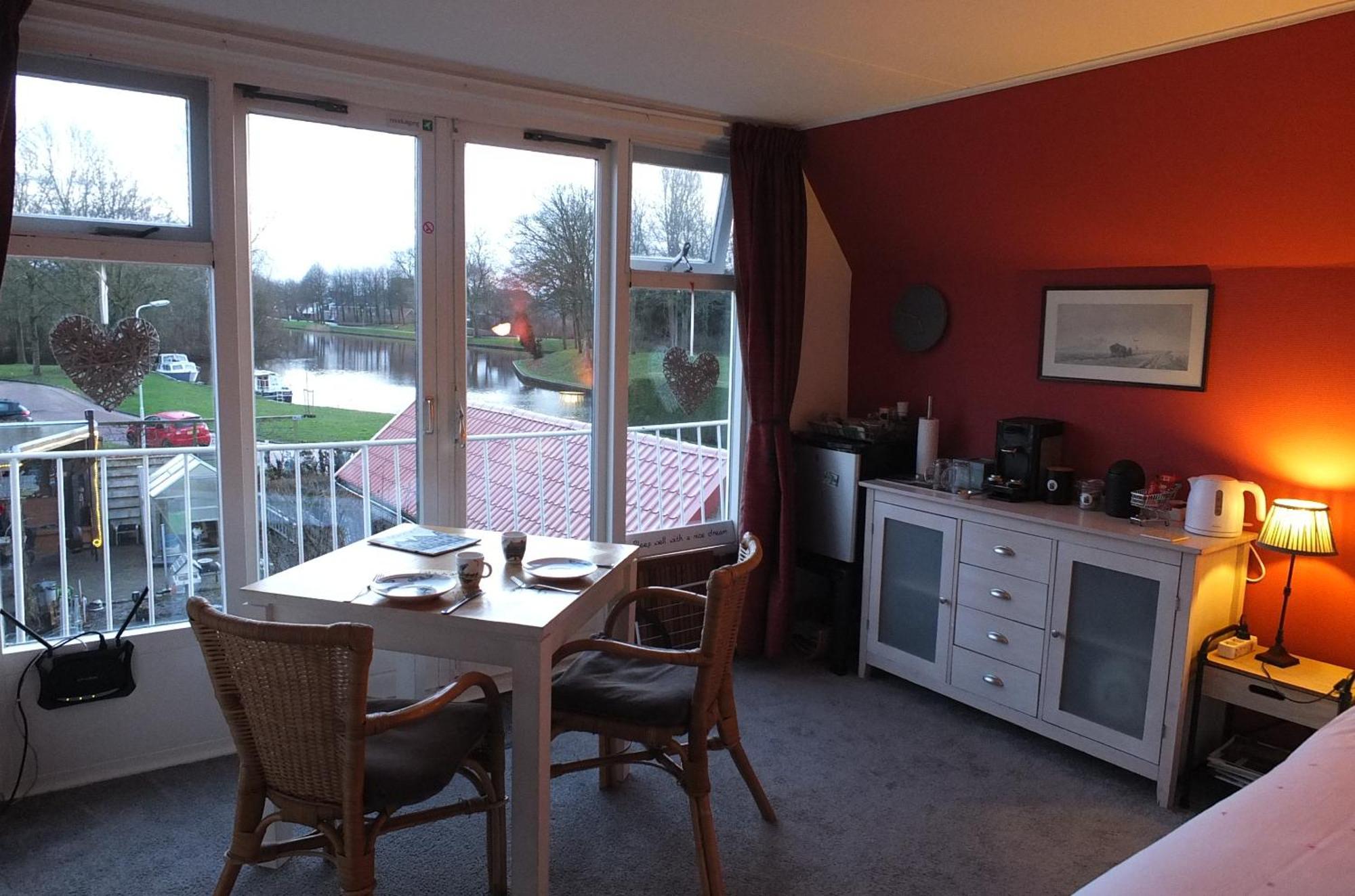 B&B Ferdivedaasje Dokkum Exterior photo